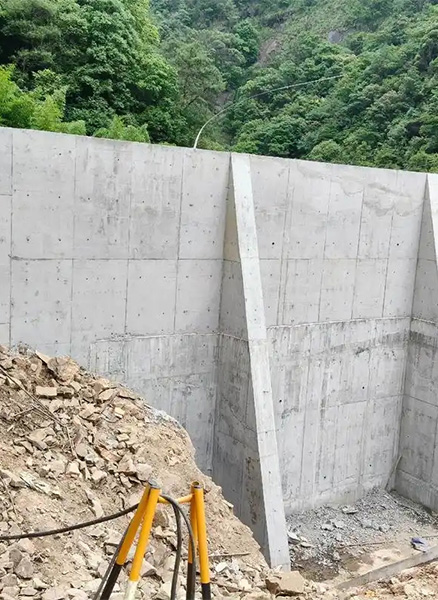 新乡辉县重力式挡土墙